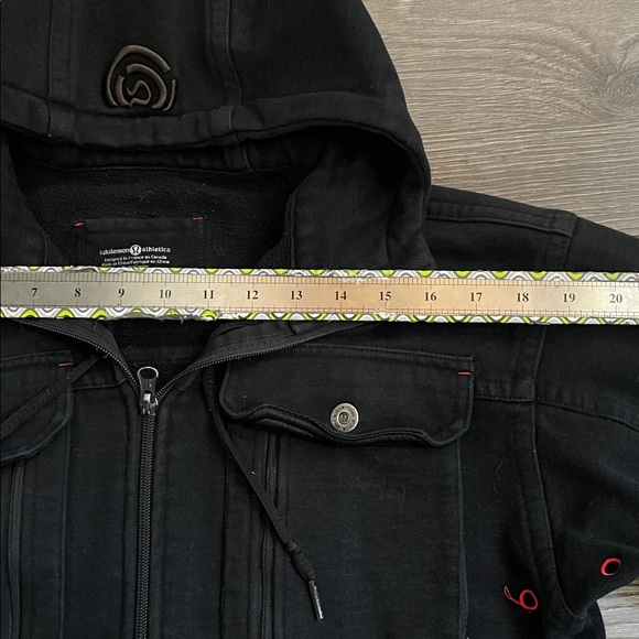 Lululemon black red Zip up hoodie jacket size small - Picture 11 of 15